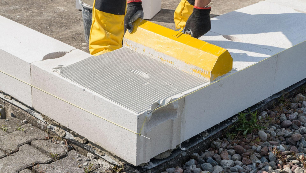 работа с клеем.jpg работа с клеем.jpg